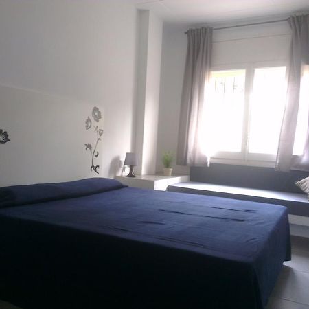 Apartaments La Riera Roses Bagian luar foto