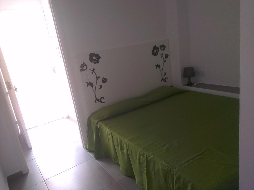 Apartaments La Riera Roses Ruang foto