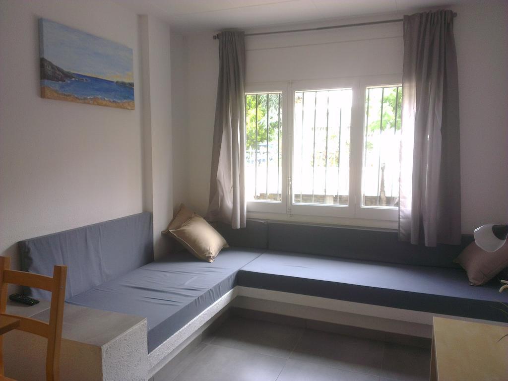 Apartaments La Riera Roses Bagian luar foto